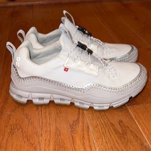 On Running Cloud Away - limited edition